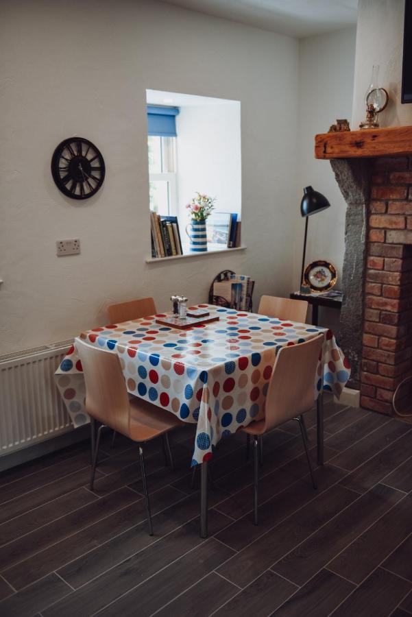 Lizzie'S Cottage Drumaroad ภายนอก รูปภาพ
